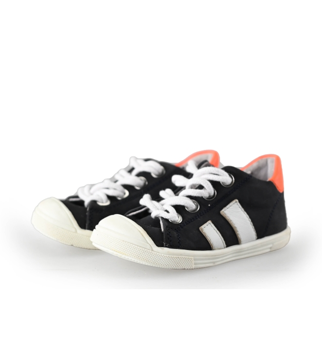 Ik Ke Sneakers
