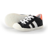 Ik Ke Sneakers