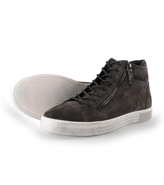 Aqa Sneakers