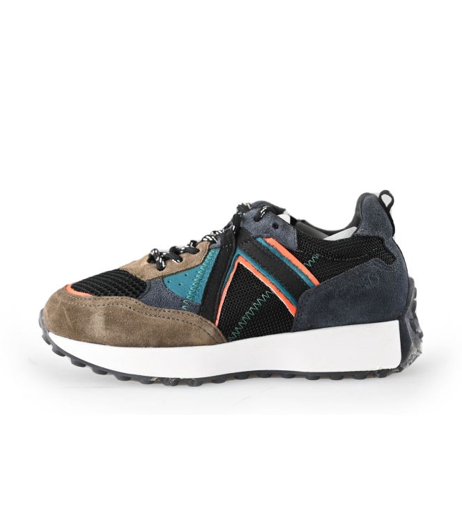 Giga Sneakers