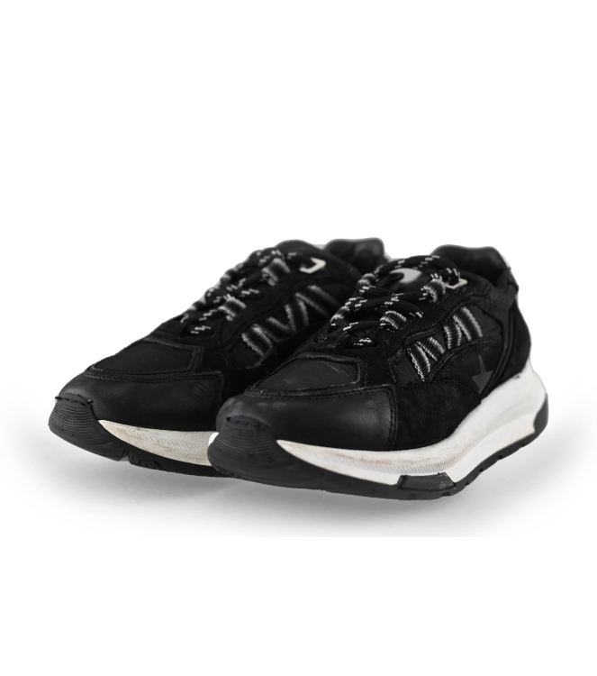 Giga Sneakers