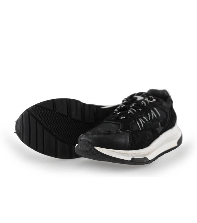 Giga Sneakers