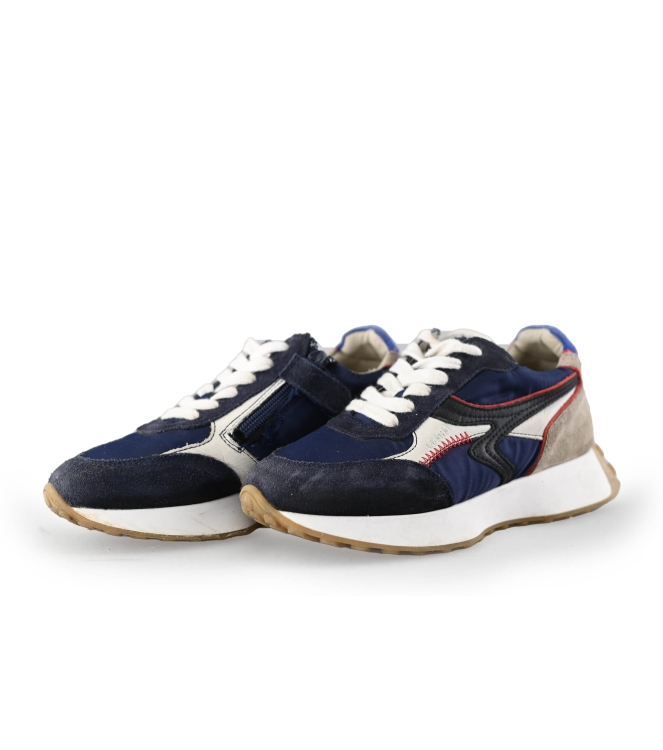 Giga Sneakers