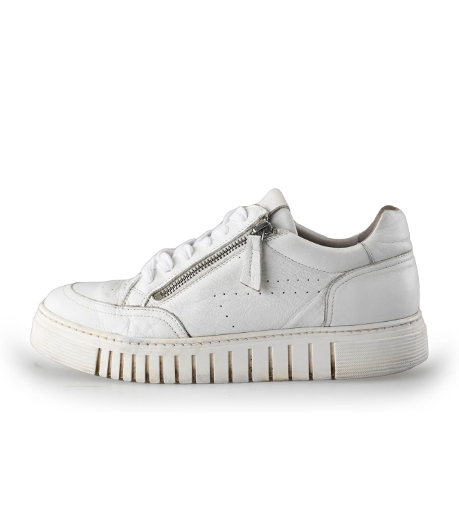 Aqa Sneakers