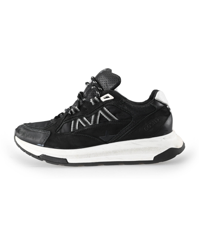 Giga Sneakers