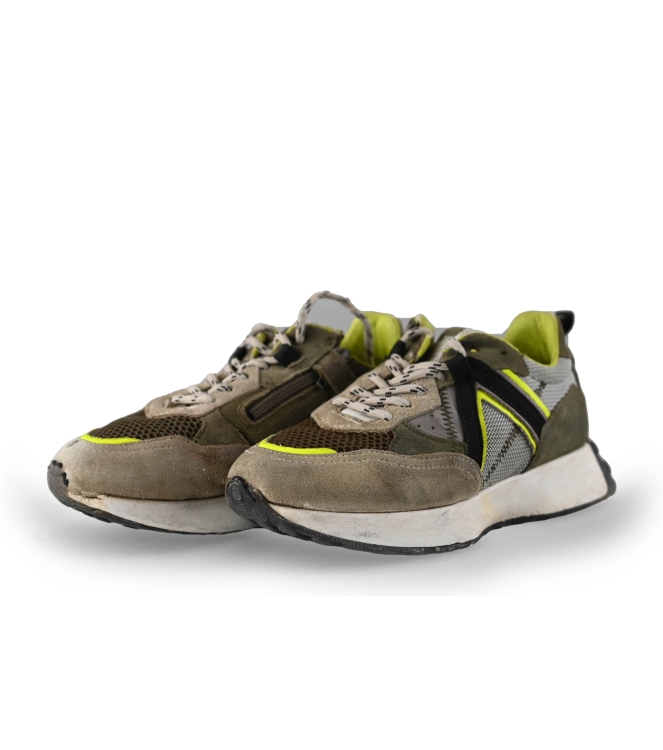 Giga Sneakers