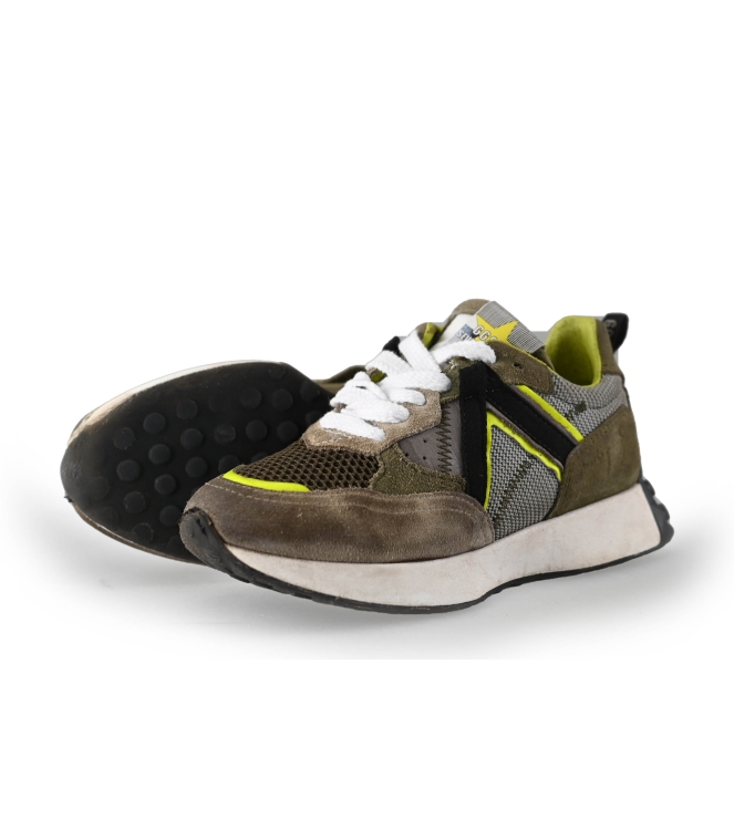 Giga Sneakers