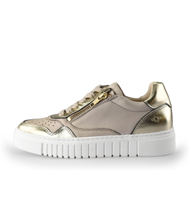 Aqa Sneakers