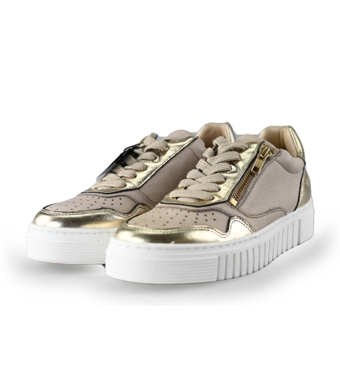 Aqa Sneakers