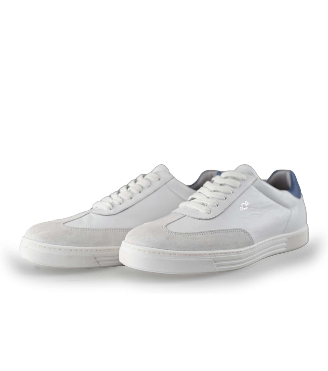 Aqa Sneakers