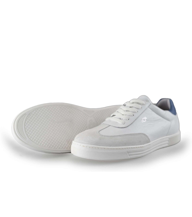 Aqa Sneakers