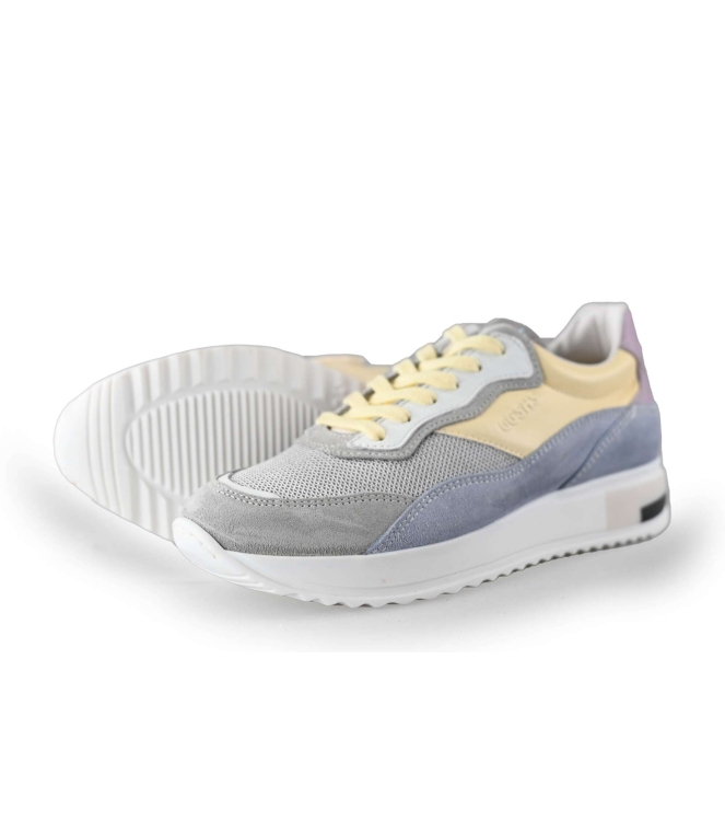 Giga Sneakers