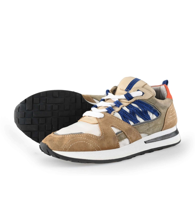 Invinci Sneakers