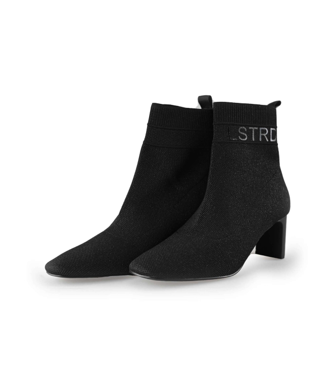 La Strada Pumps