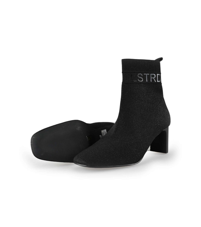 La Strada Pumps