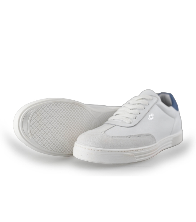 Aqa Sneakers