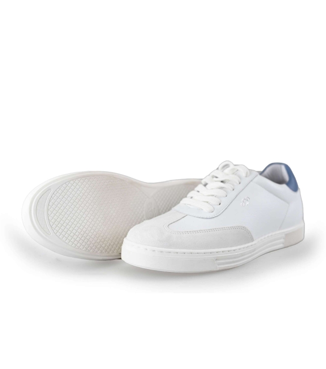 Aqa Sneakers