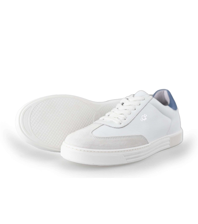 Aqa Sneakers