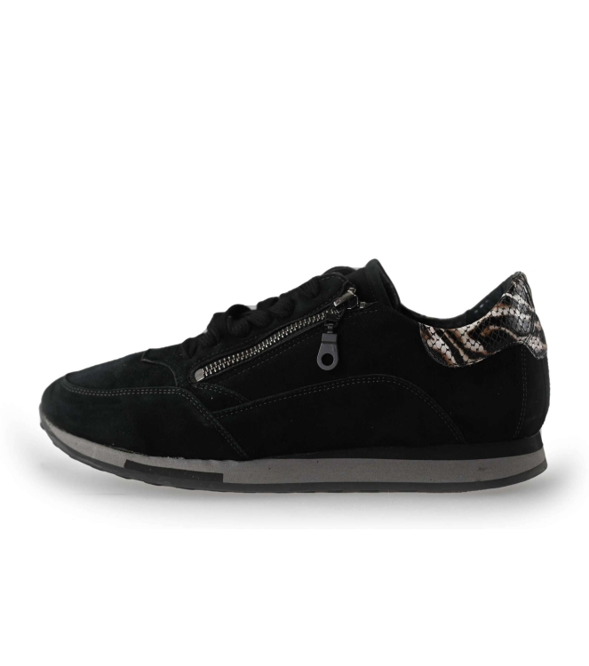 Aqa Sneakers