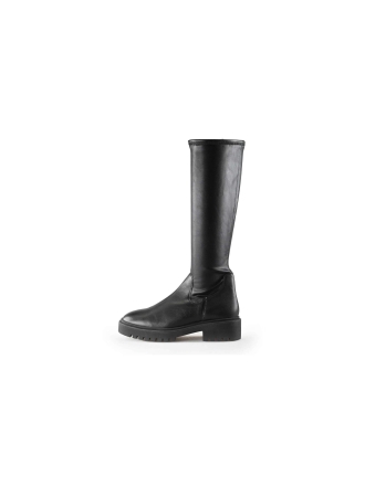  Omoda Laarzen 230977
 [MAAT] 39
 