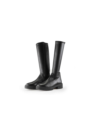  Omoda Laarzen 230977
 [MAAT] 39
 