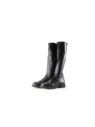  Omoda Laarzen 231147
 [MAAT] 39
 