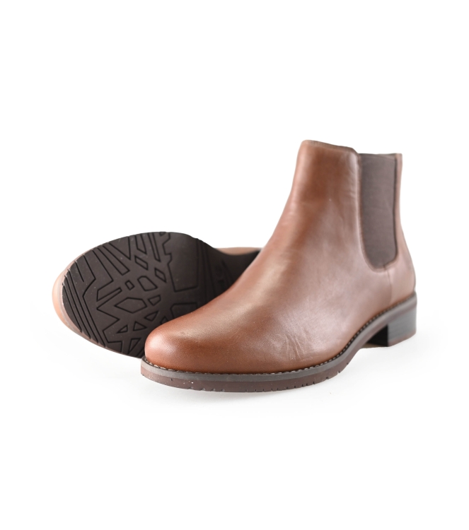 Trim Chelsea Boots