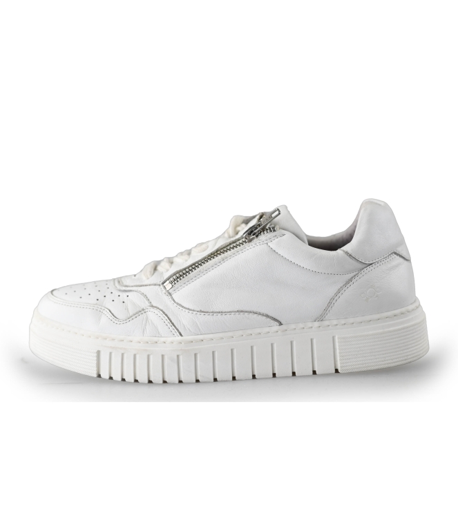 Aqa Sneakers
