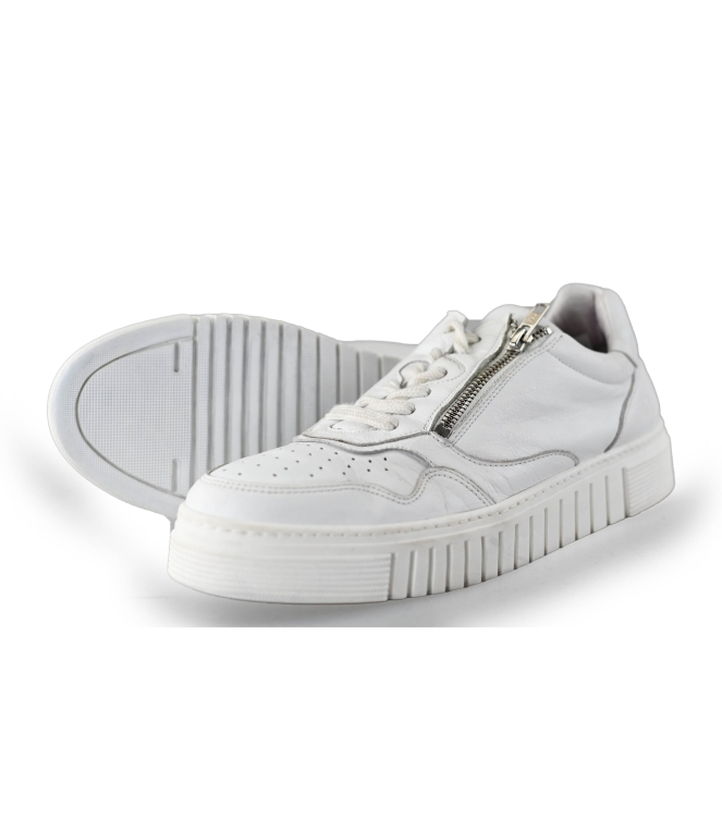 Aqa Sneakers