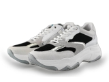 Giga Sneakers