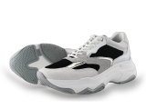 Giga Sneakers