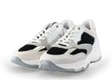 Giga Sneakers