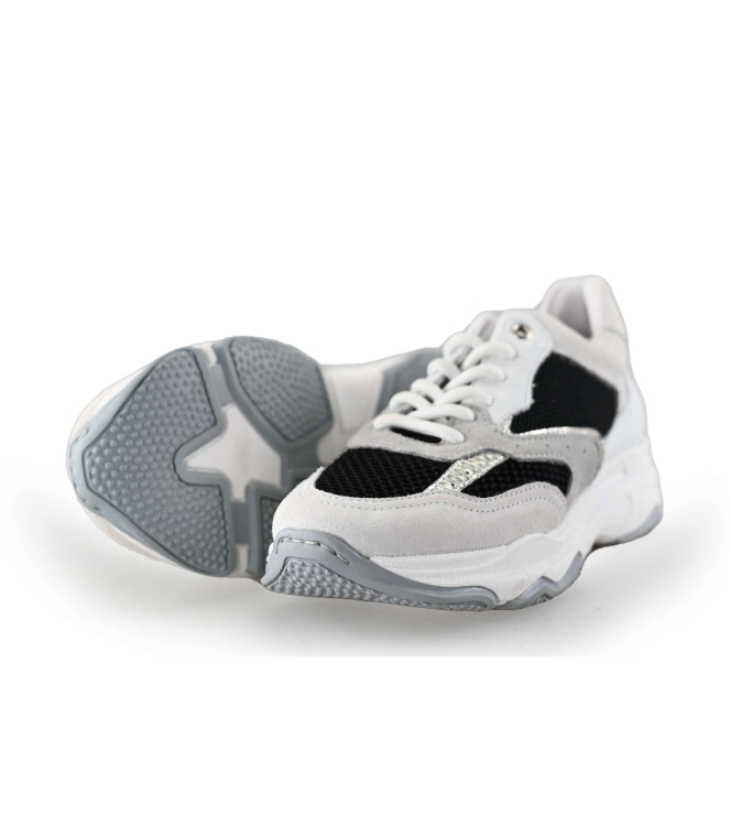 Giga Sneakers