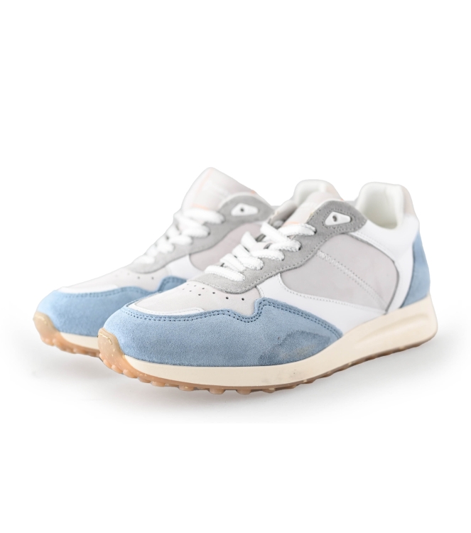 Travelin Sneakers