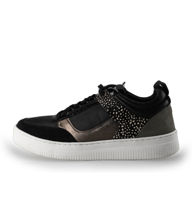 Maruti Sneakers