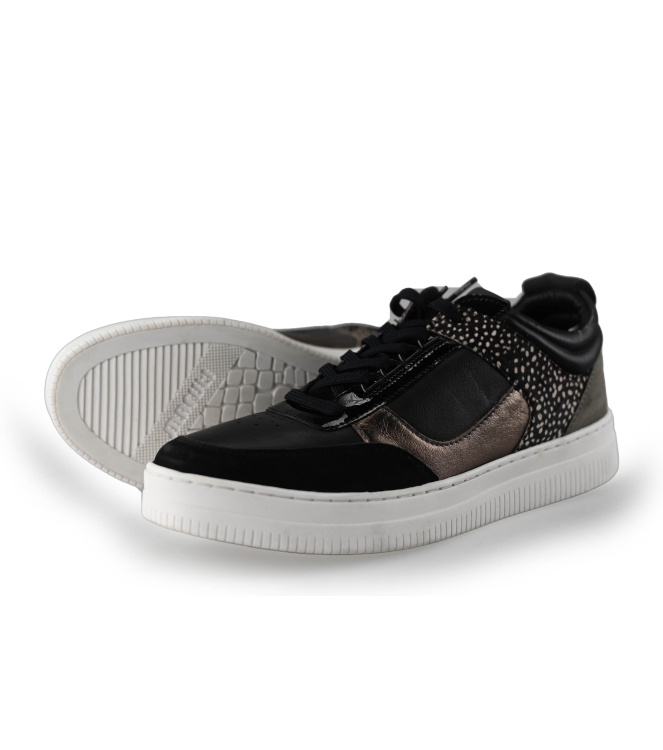 Maruti Sneakers