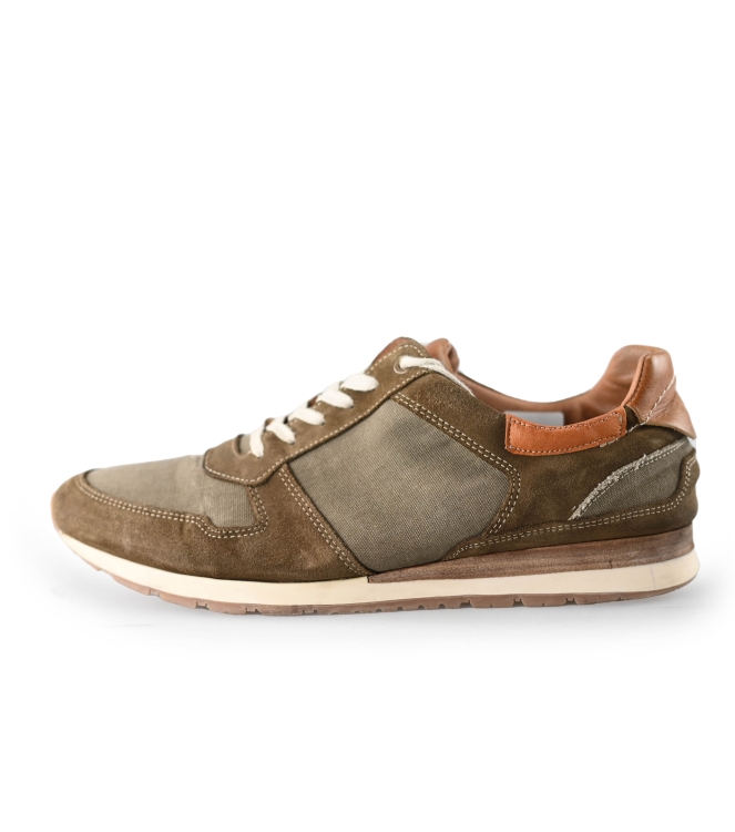 Travelin Sneakers