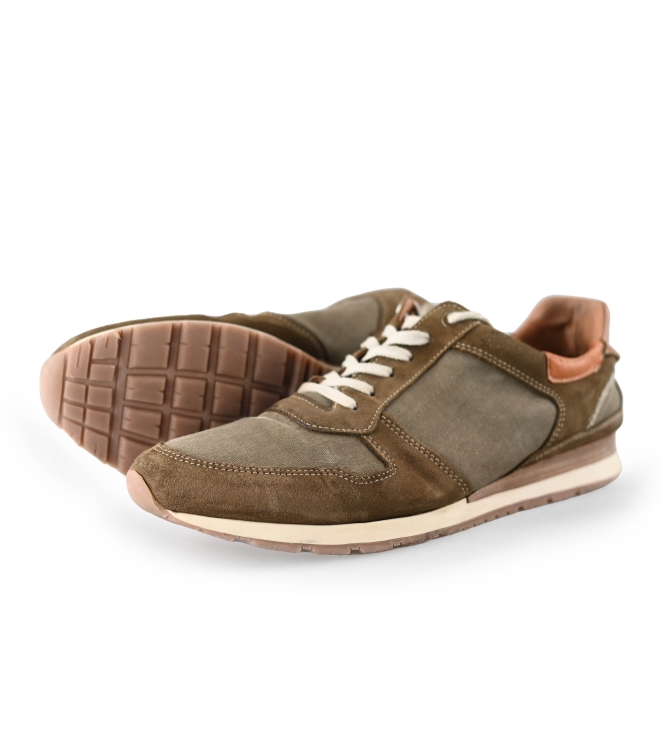 Travelin Sneakers