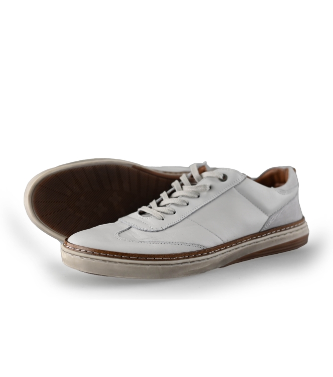 Travelin Sneakers