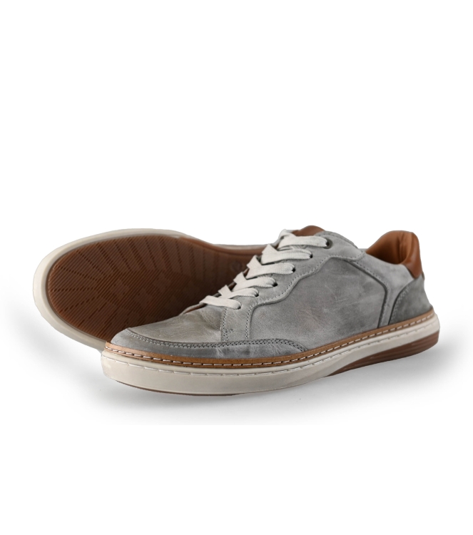 Travelin Sneakers