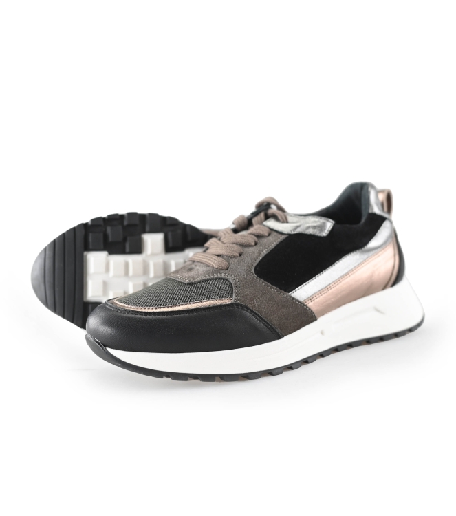 Aqa Sneakers