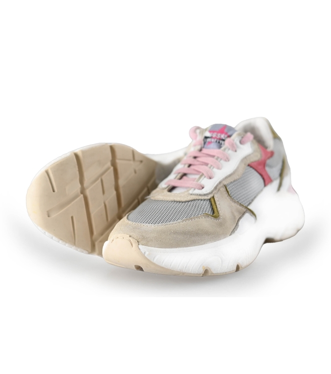 Giga Sneakers