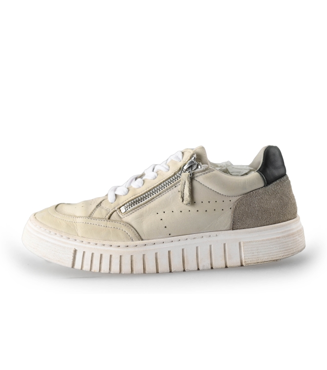 Aqa Sneakers