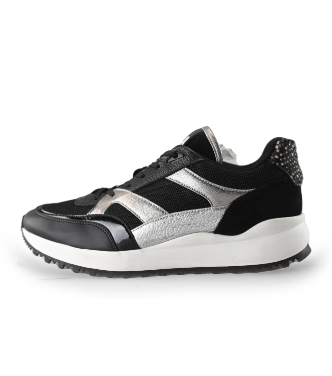 Maruti Sneakers
