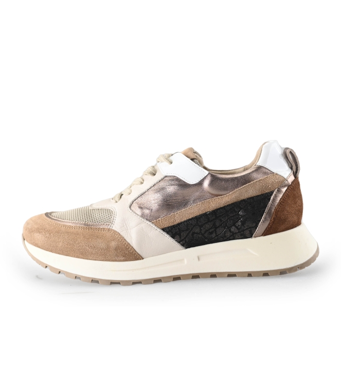 Aqa Sneakers