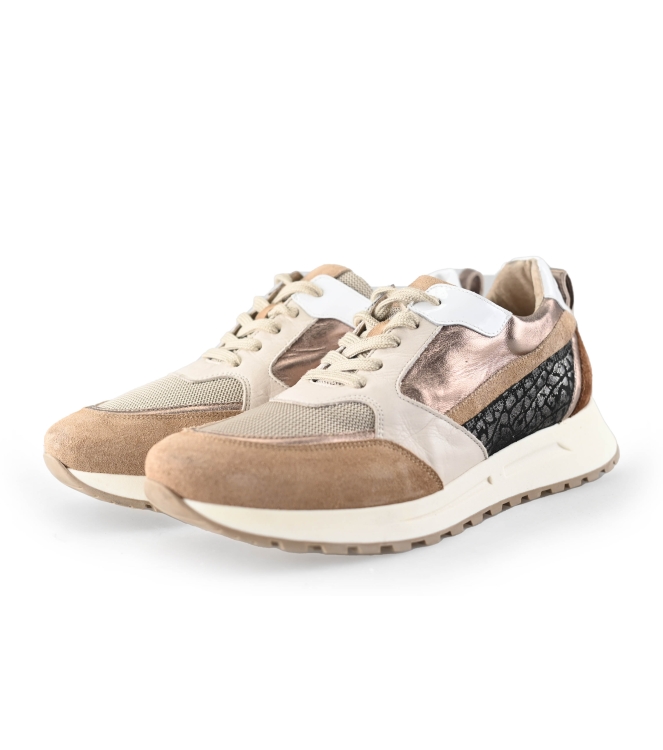 Aqa Sneakers