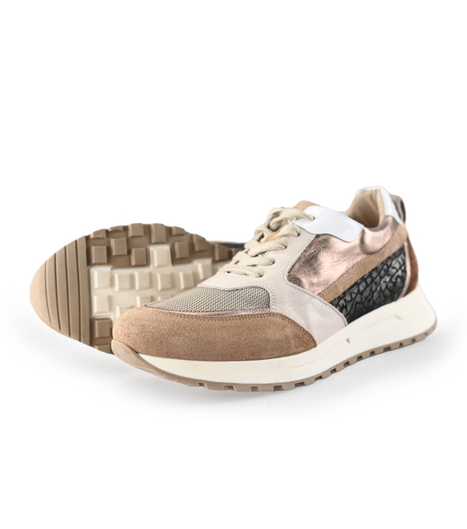 Aqa Sneakers
