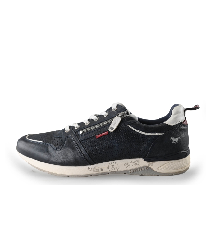 Mustang Sneakers