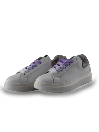 Maruti Sneakers Wit 249115
 Maat 39
 