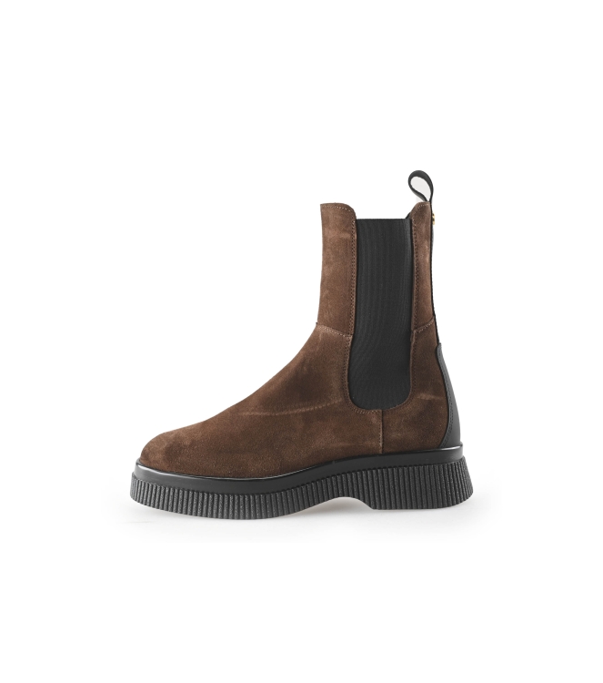 Hip Shoe Style Chelsea Boots